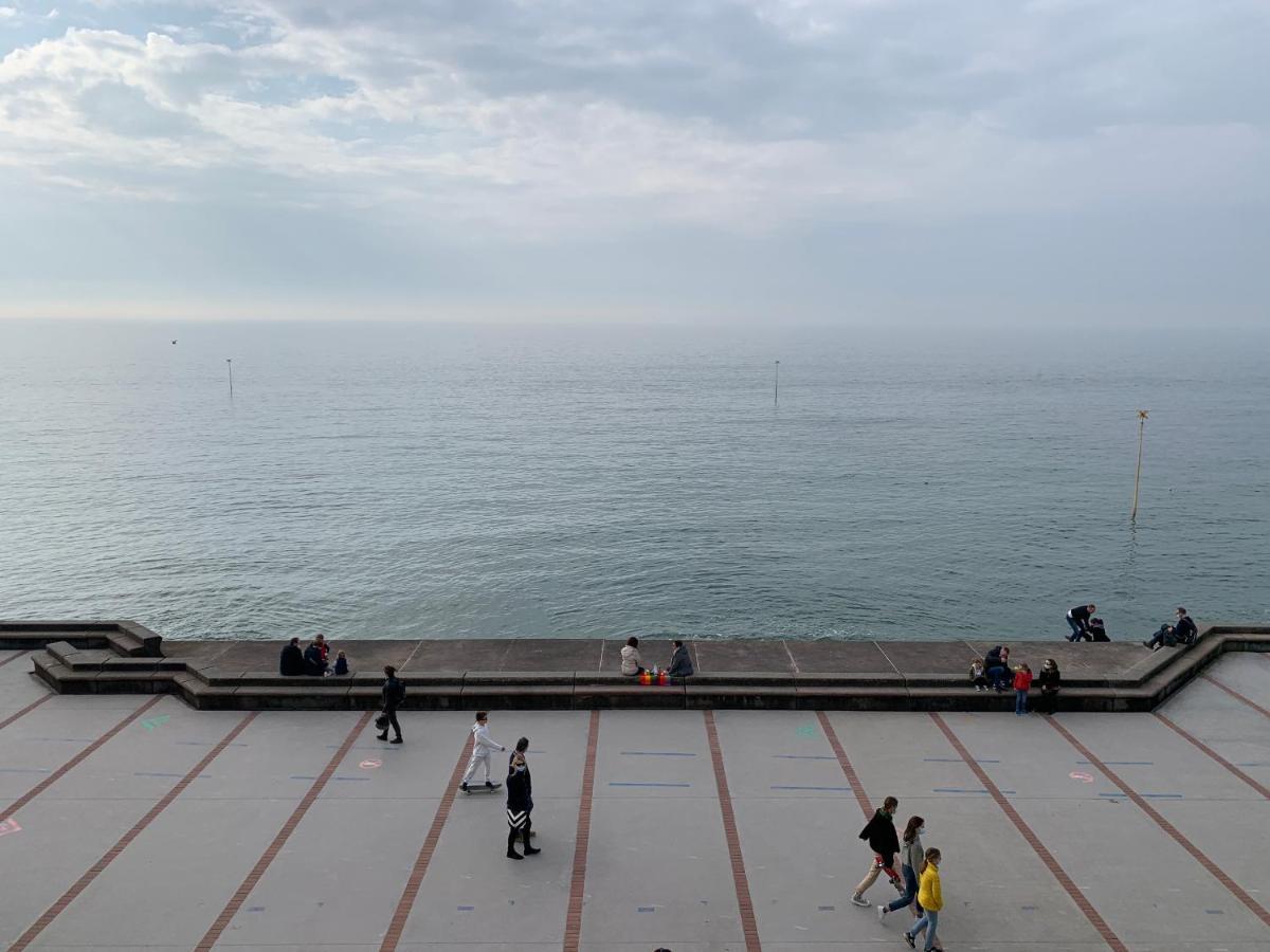 Le Coucher De Soleil - Face Mer Avec Terrasse Wimereux Esterno foto