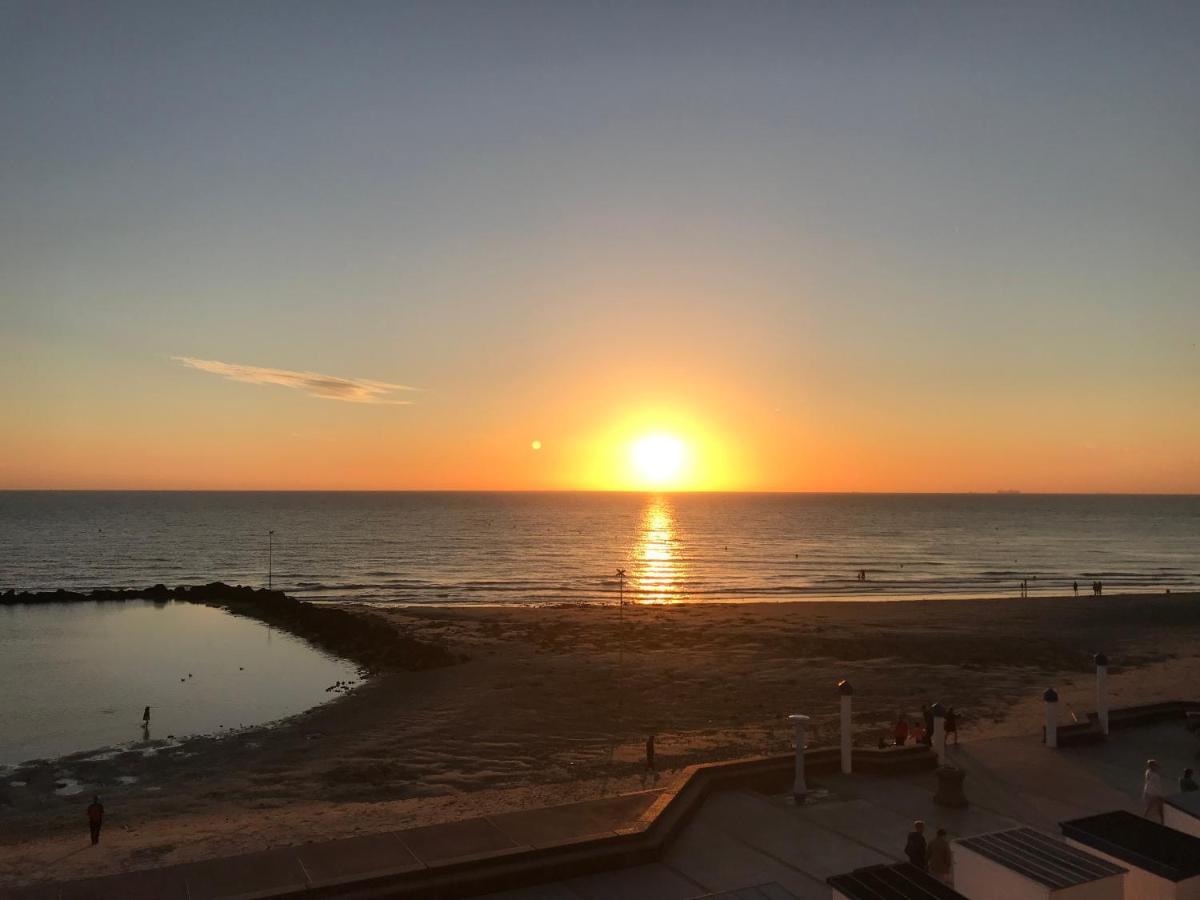 Le Coucher De Soleil - Face Mer Avec Terrasse Wimereux Esterno foto